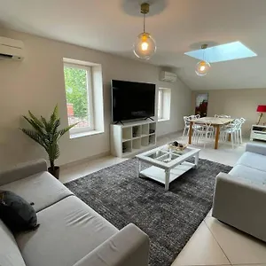  Appartement Superbe Avec 2 - 9 Personnes - Parking Privé